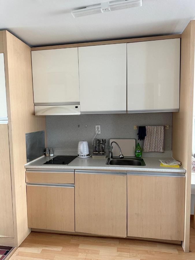 Hongdae Guesthouse 1Min From Hongik Uni Station Exit #1 Seoul Exterior photo